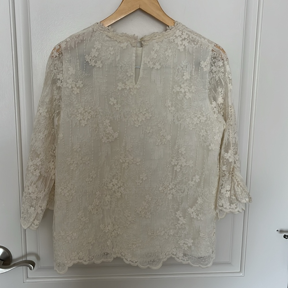Sheer floral blouse off white quarter sleeves - Picture 3 of 13
